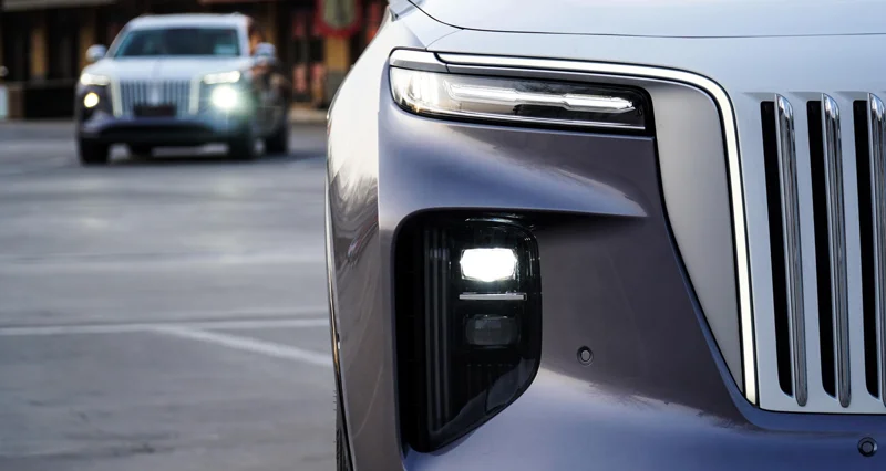 HONGQI E-HS9 – detail předního světlometu